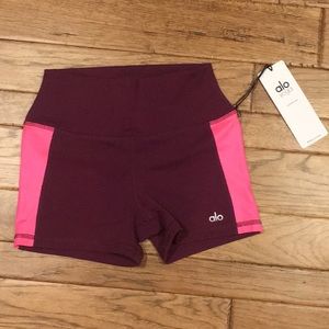 NEW Alo Yoga elevate short
